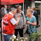 Aalten, FNV, bloemenvouwers, gemeentekantoor, 1 juni 2016 027.jpg